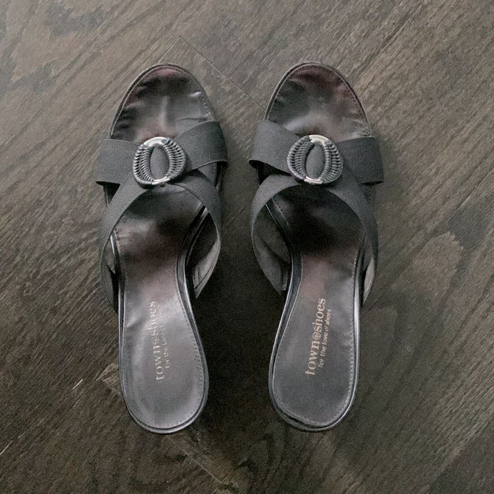 👡 Town Shoes Sandals